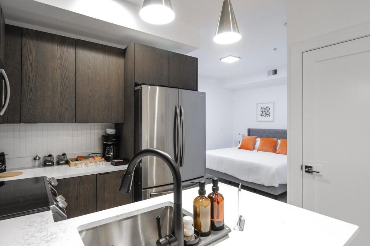 Apartment Unit 1 Stylish With King Bed And Sofa Bed Washington